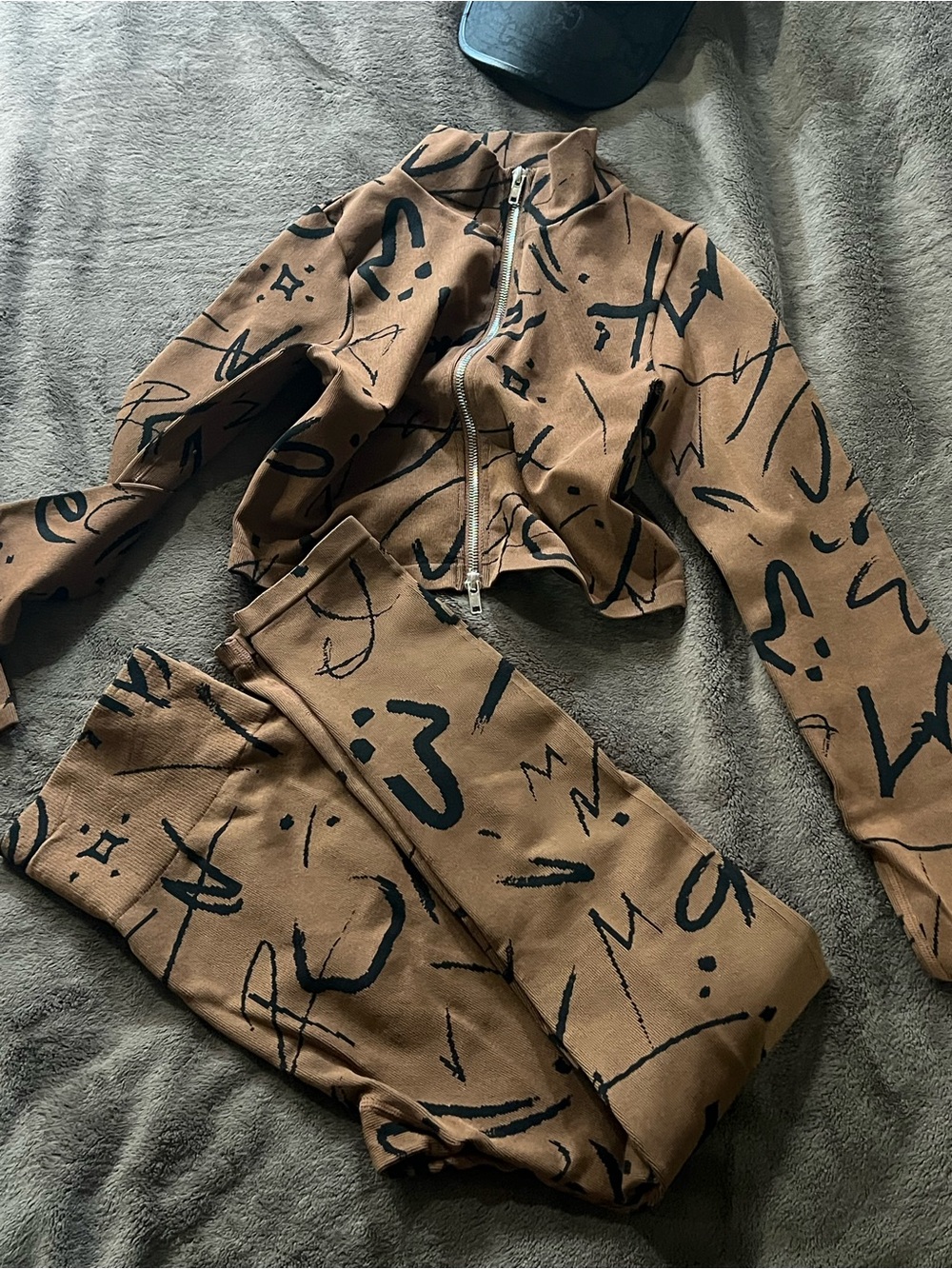 Brown Abstract Print Jumpsuit Set ANWND - CA great quality woman set